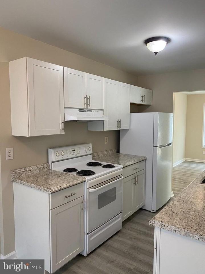 2804 Cambridge Dr - Photo 4 of 36