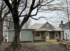 featured image of 126 E North St