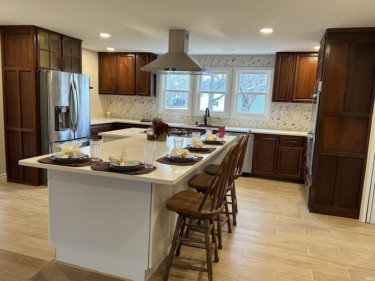 126 E North St - Photo 4 of 24