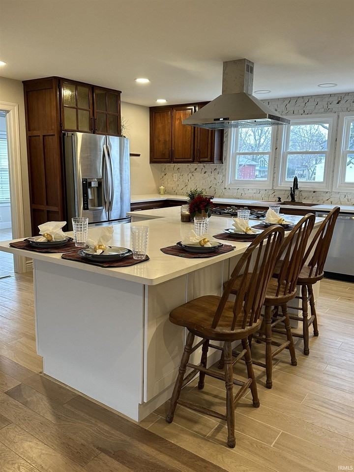 126 E North St - Photo 6 of 24