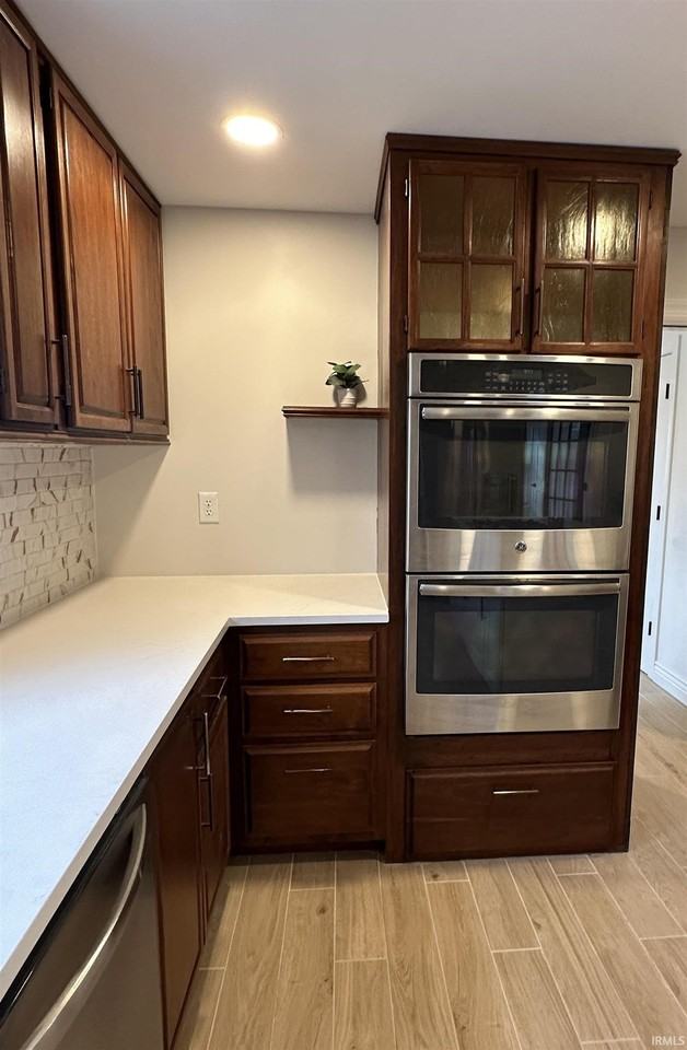 126 E North St - Photo 7 of 24