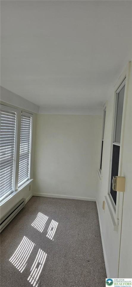 7 E Phillips St - Photo 6 of 12