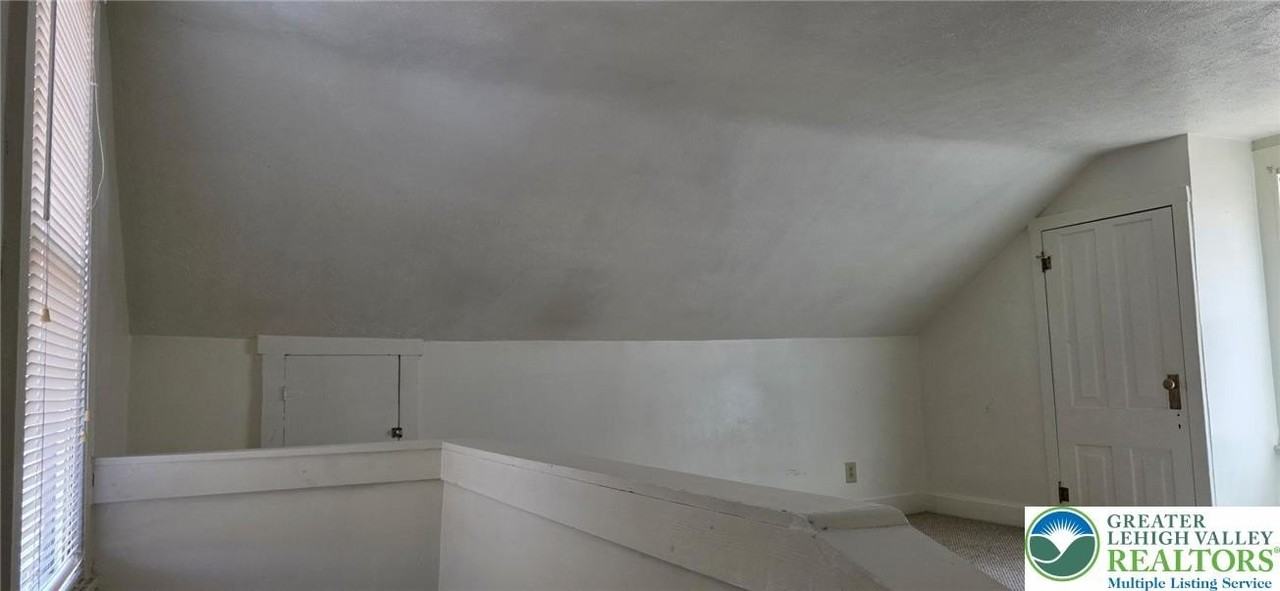 7 E Phillips St - Photo 7 of 12