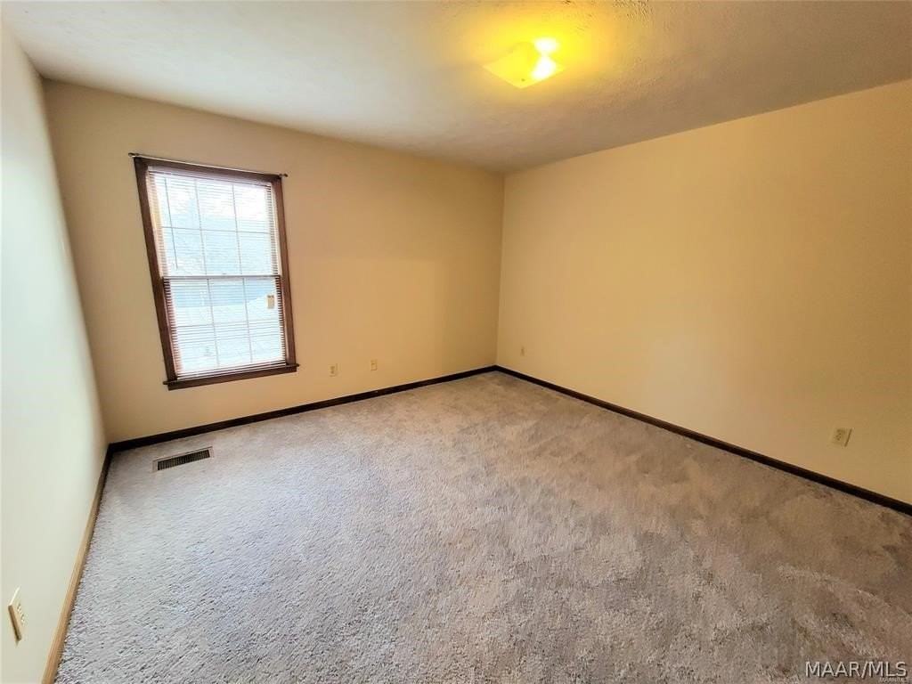 4046 Camellia Dr - Photo 6 of 20