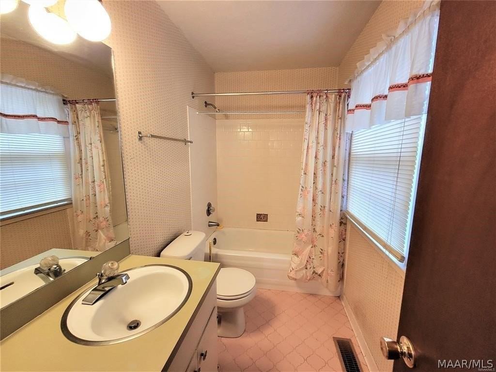 4046 Camellia Dr - Photo 7 of 20