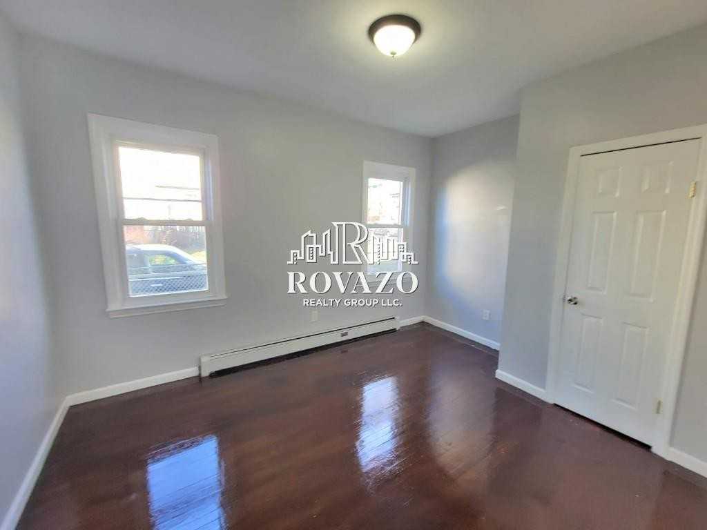 102 Grumman Ave #1 - Photo 4 of 7