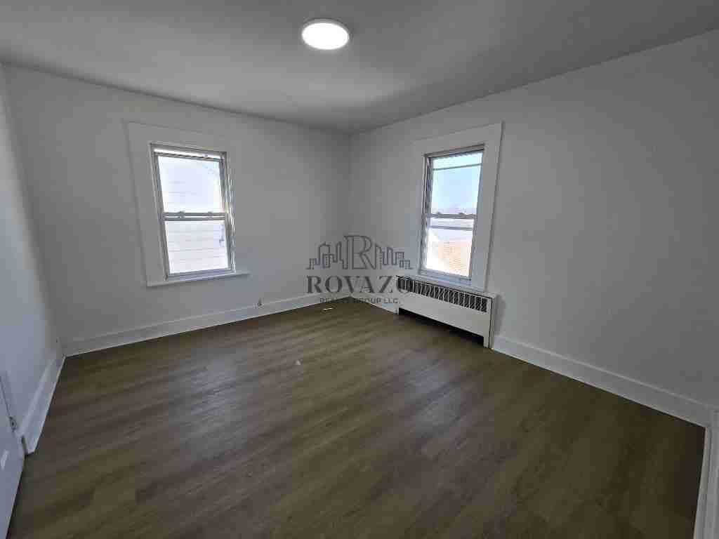 1580 Summit Ave - Photo 6 of 8