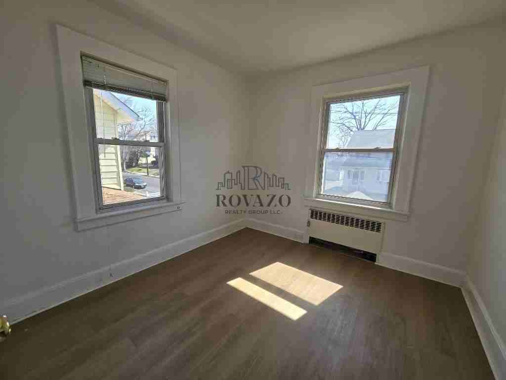 1580 Summit Ave - Photo 7 of 8