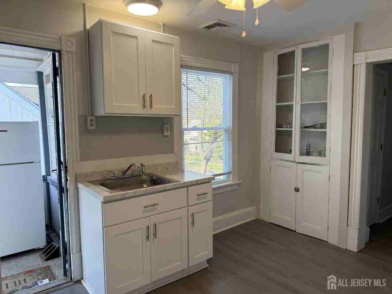 332 N 4th Ave #2 - Photo 2 of 15