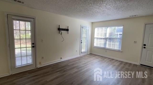 83 Des Moines Ct - Photo 6 of 22