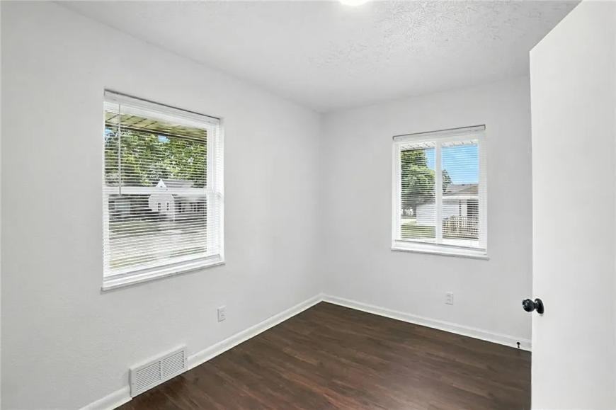 4126 Kammer Ave - Photo 2 of 10