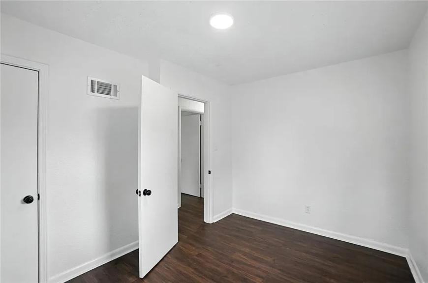 4126 Kammer Ave - Photo 3 of 10