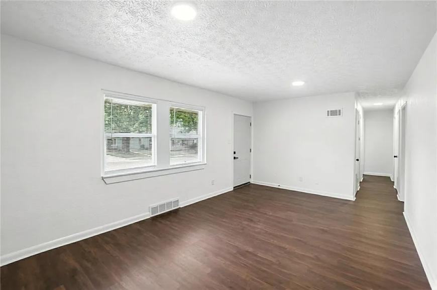 4126 Kammer Ave - Photo 6 of 10