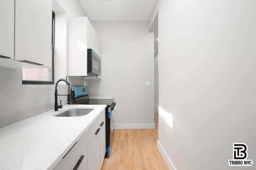 865 Hart St - Photo 5 of 8