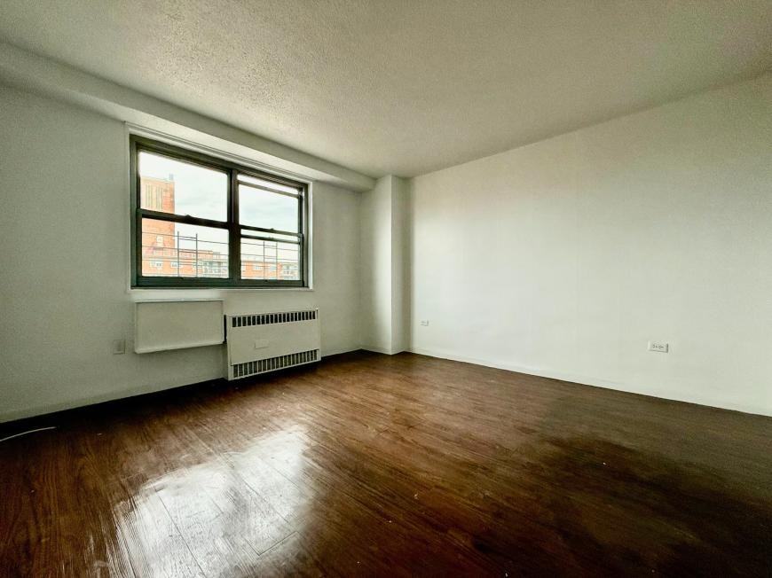 825 Boynton Ave - Photo 3 of 7