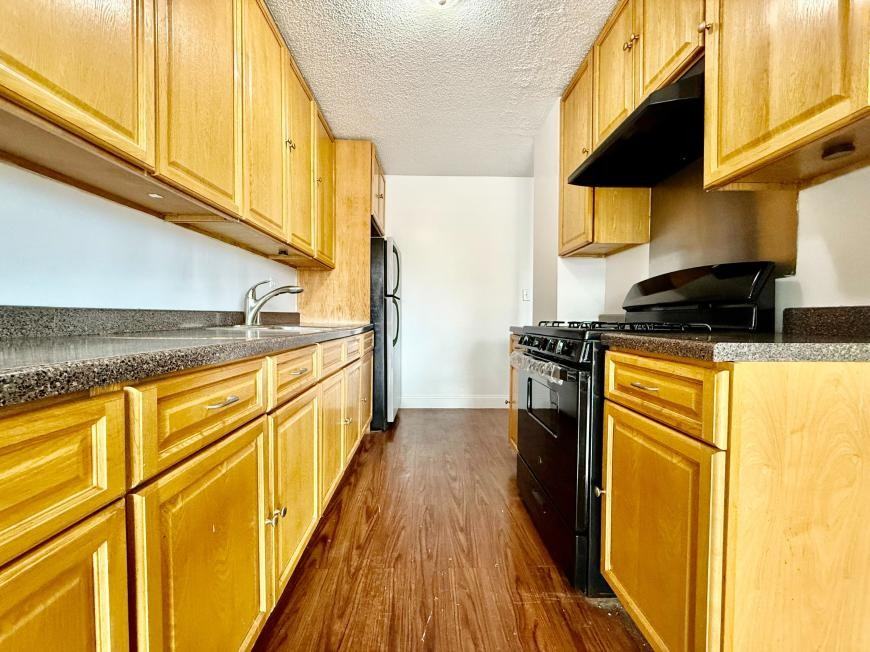 825 Boynton Ave - Photo 6 of 7