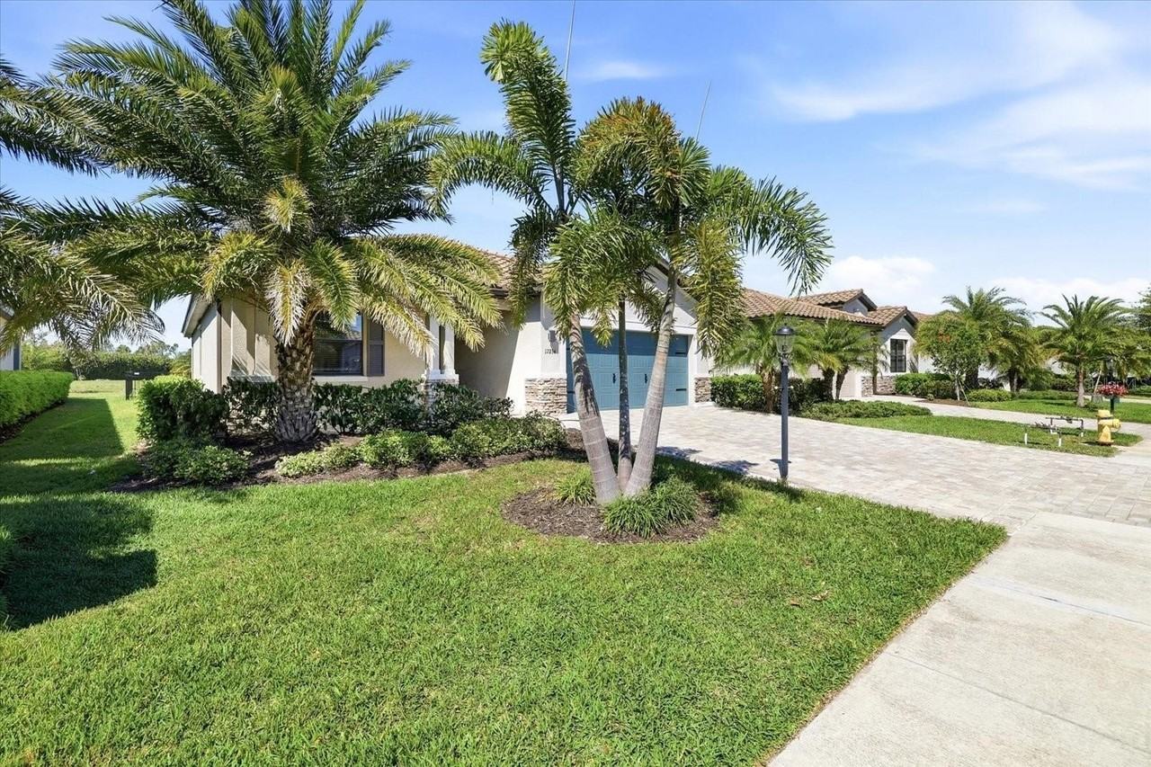 17234 Blue Ridge Pl - Photo 2 of 47