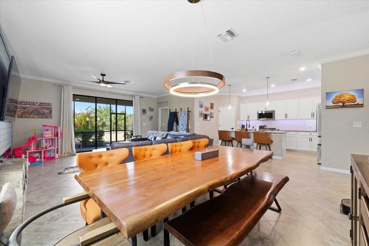 17234 Blue Ridge Pl - Photo 6 of 47