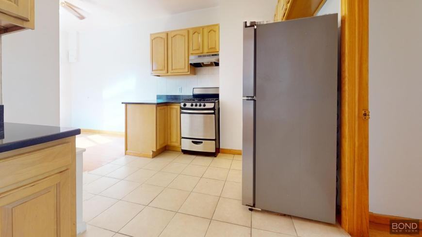 20 Spring St - Photo 3 of 8