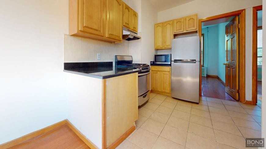 20 Spring St - Photo 4 of 8