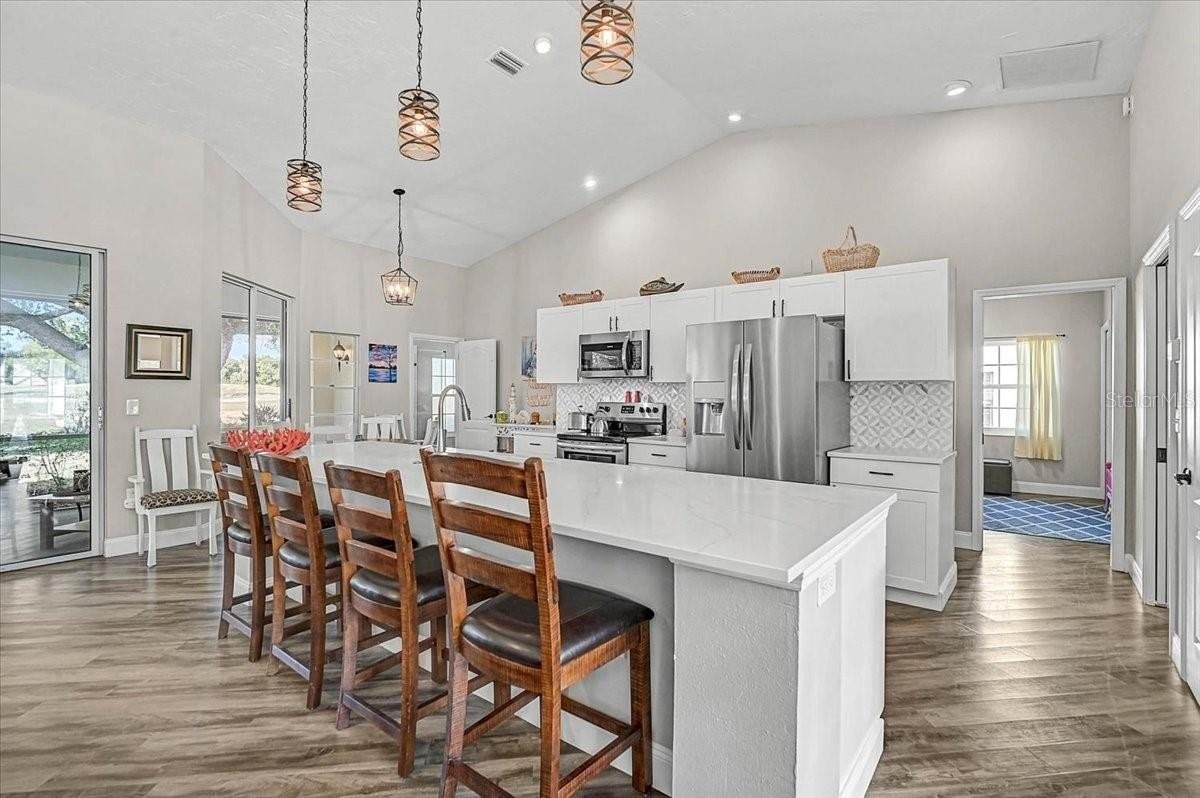 4427 Highland Oaks Cir - Photo 3 of 40