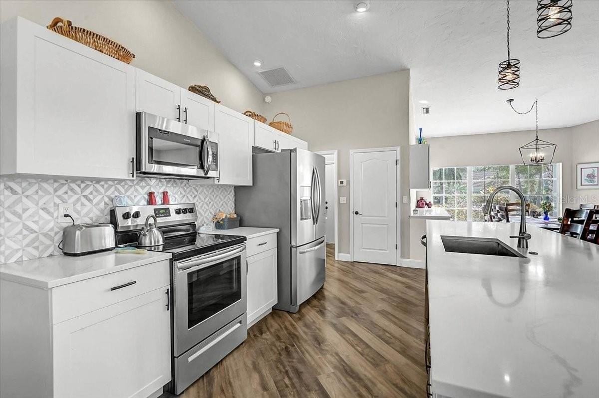 4427 Highland Oaks Cir - Photo 6 of 40