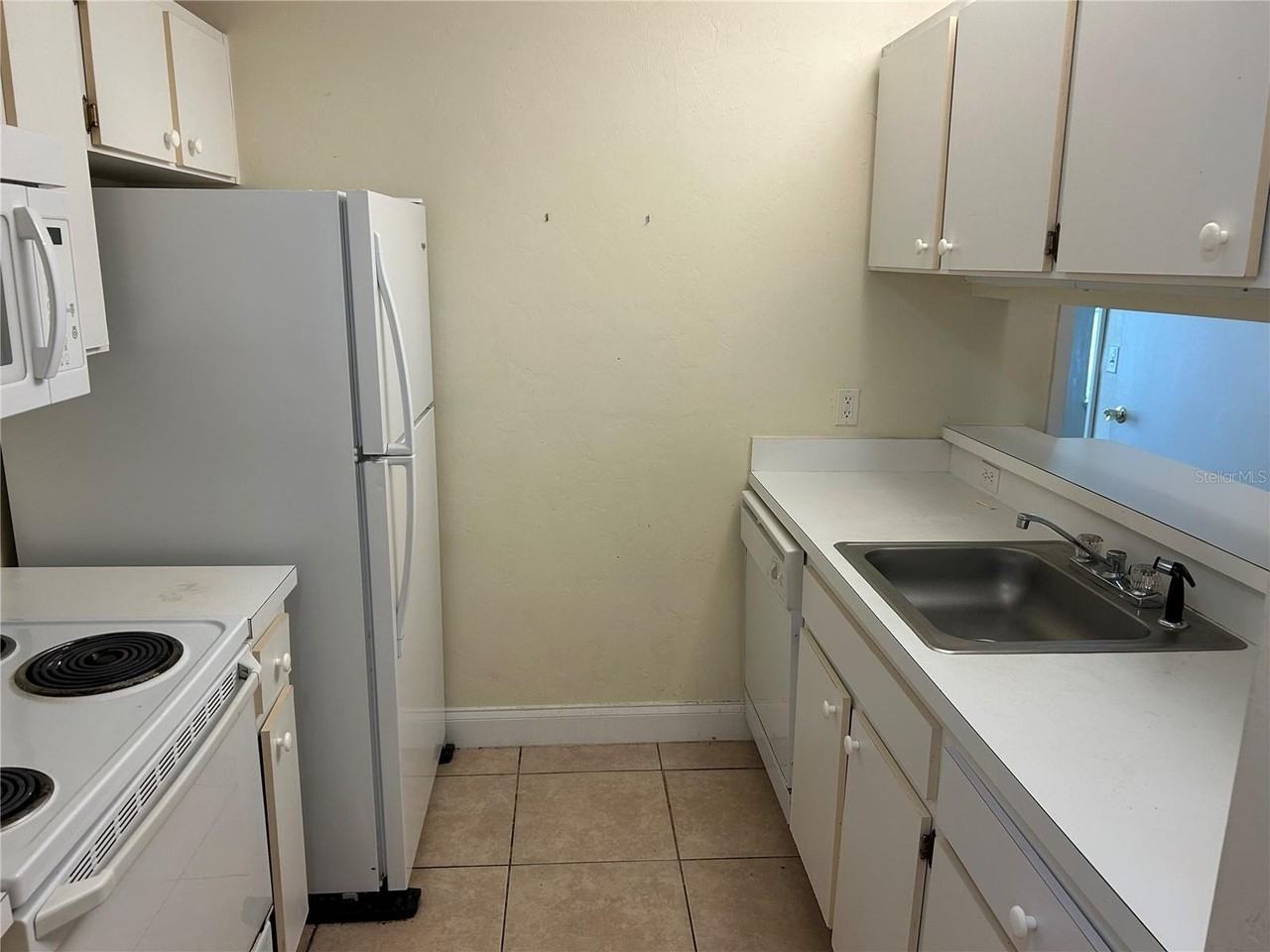 3800 Sw 20th Ave #501 - Photo 2 of 27