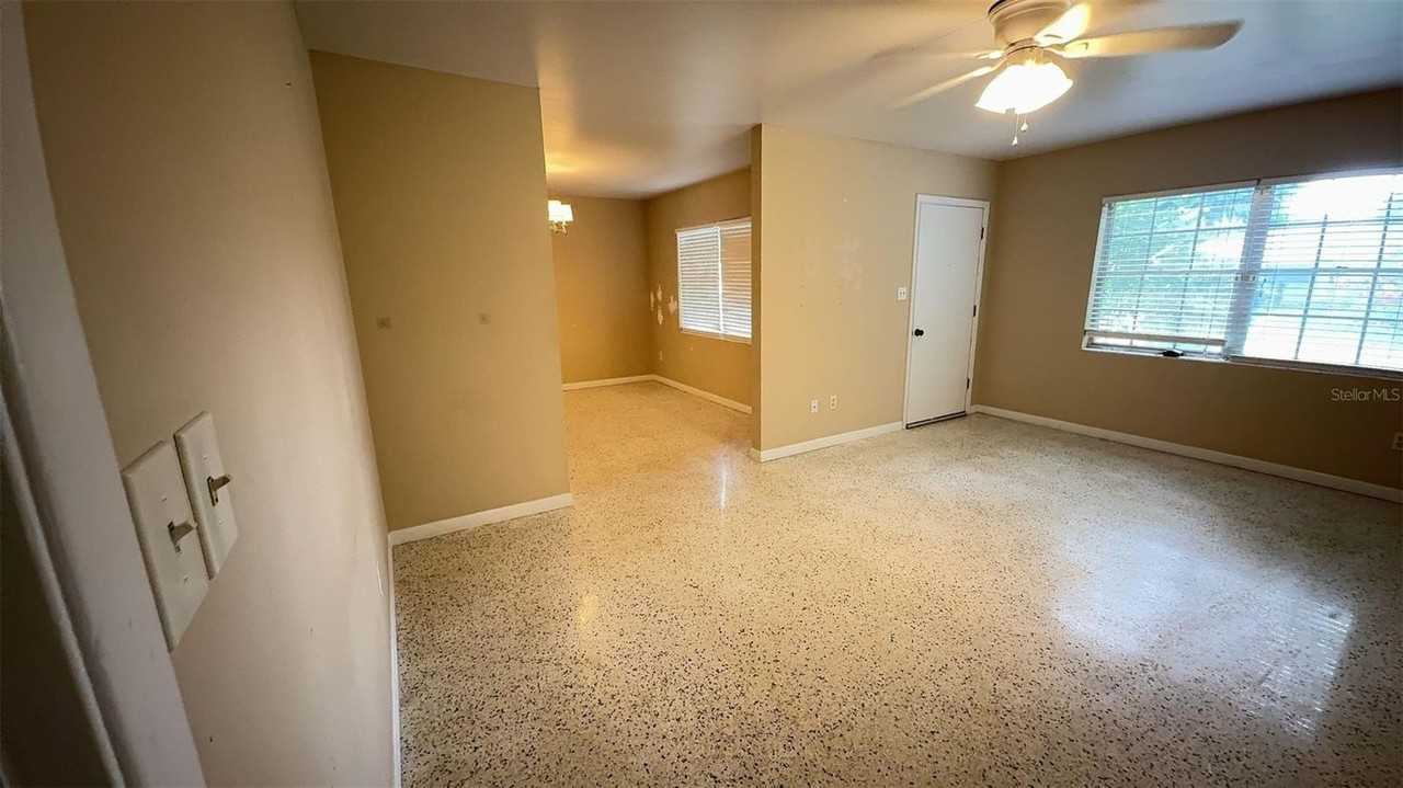 3330 Nw 27th Ave - Photo 4 of 11