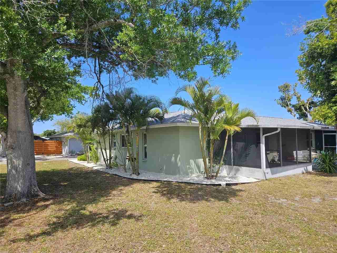 105 Base Ave E - Photo 2 of 31