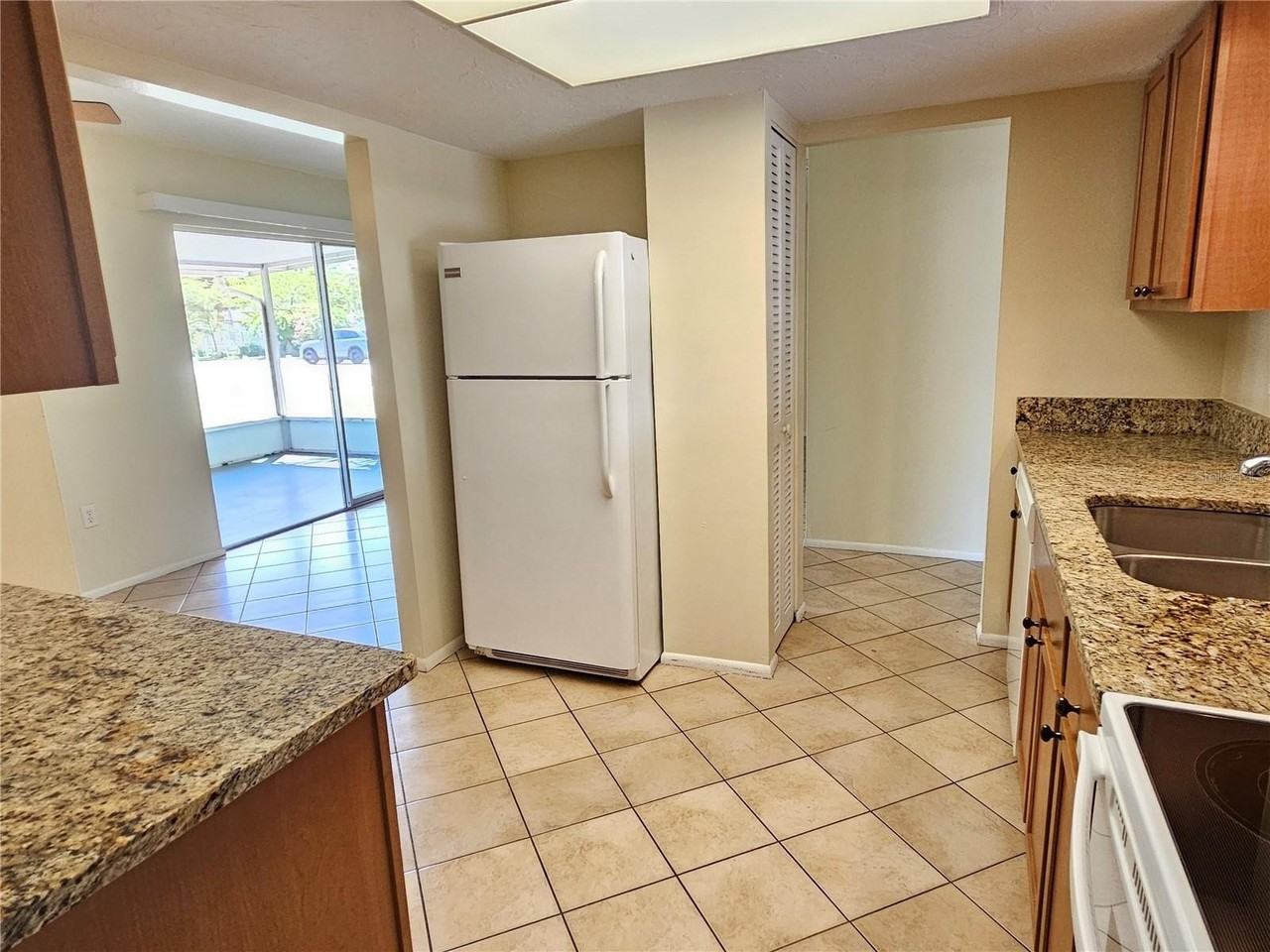 105 Base Ave E - Photo 7 of 31