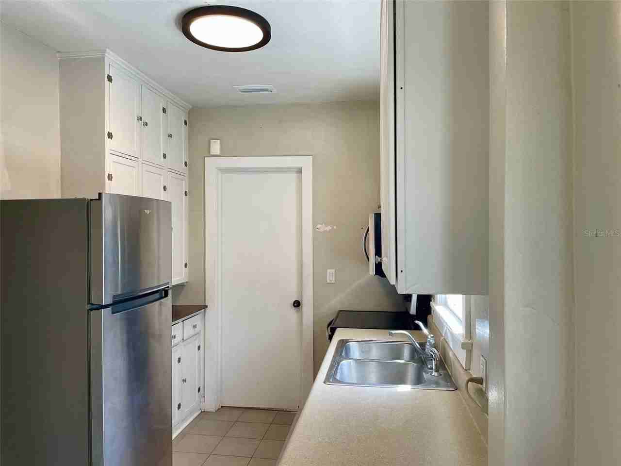 215 W 16th St - Photo 5 of 19