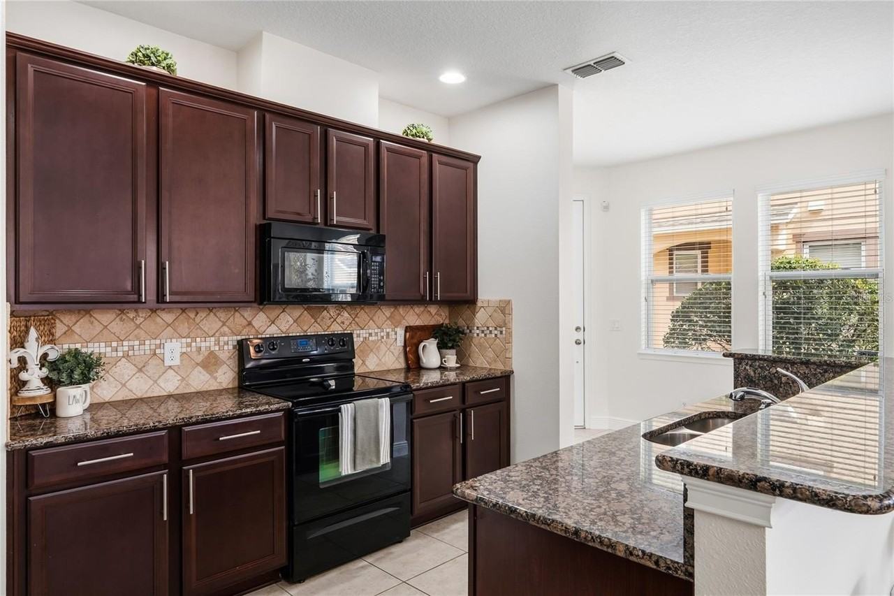 545 Telfair Square Ct - Photo 5 of 44