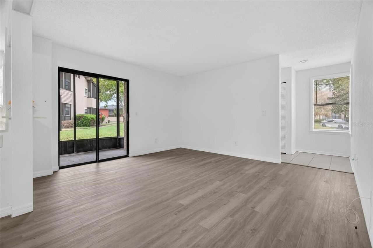 2929 Antique Oaks Cir #53 - Photo 3 of 46