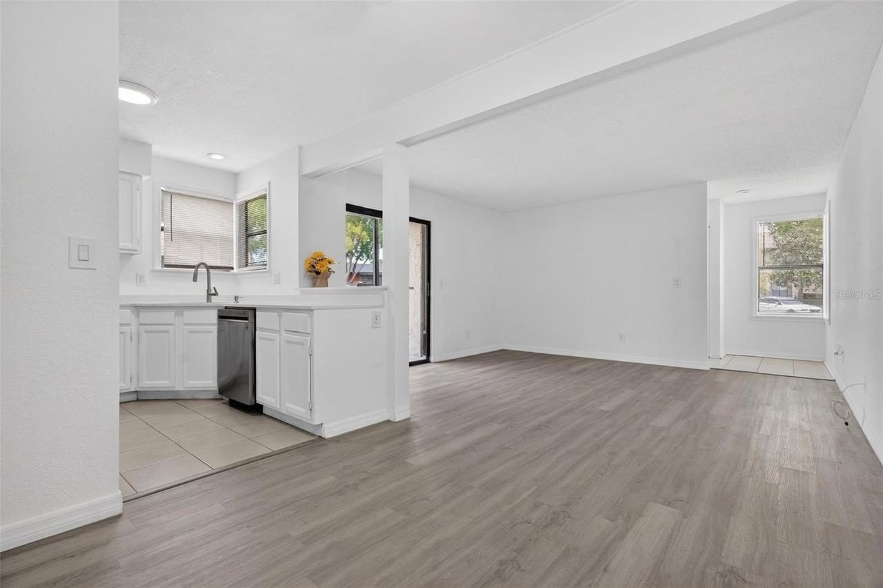 2929 Antique Oaks Cir #53 - Photo 4 of 46