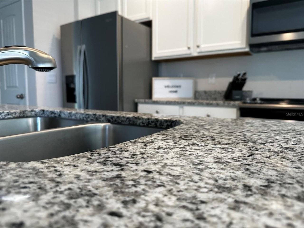 10030 Salt Point Dr - Photo 4 of 50