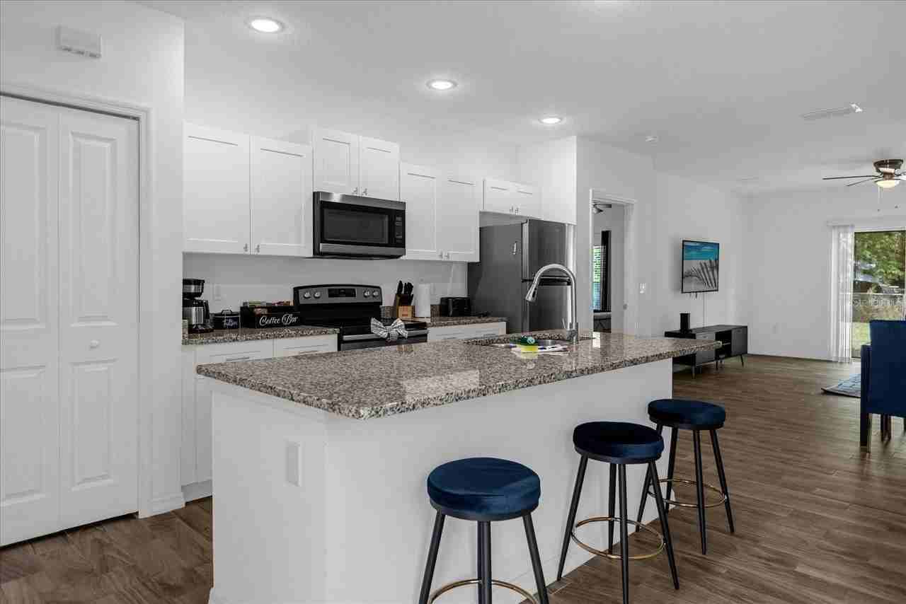 97 N Goldwyn Ave - Photo 3 of 17