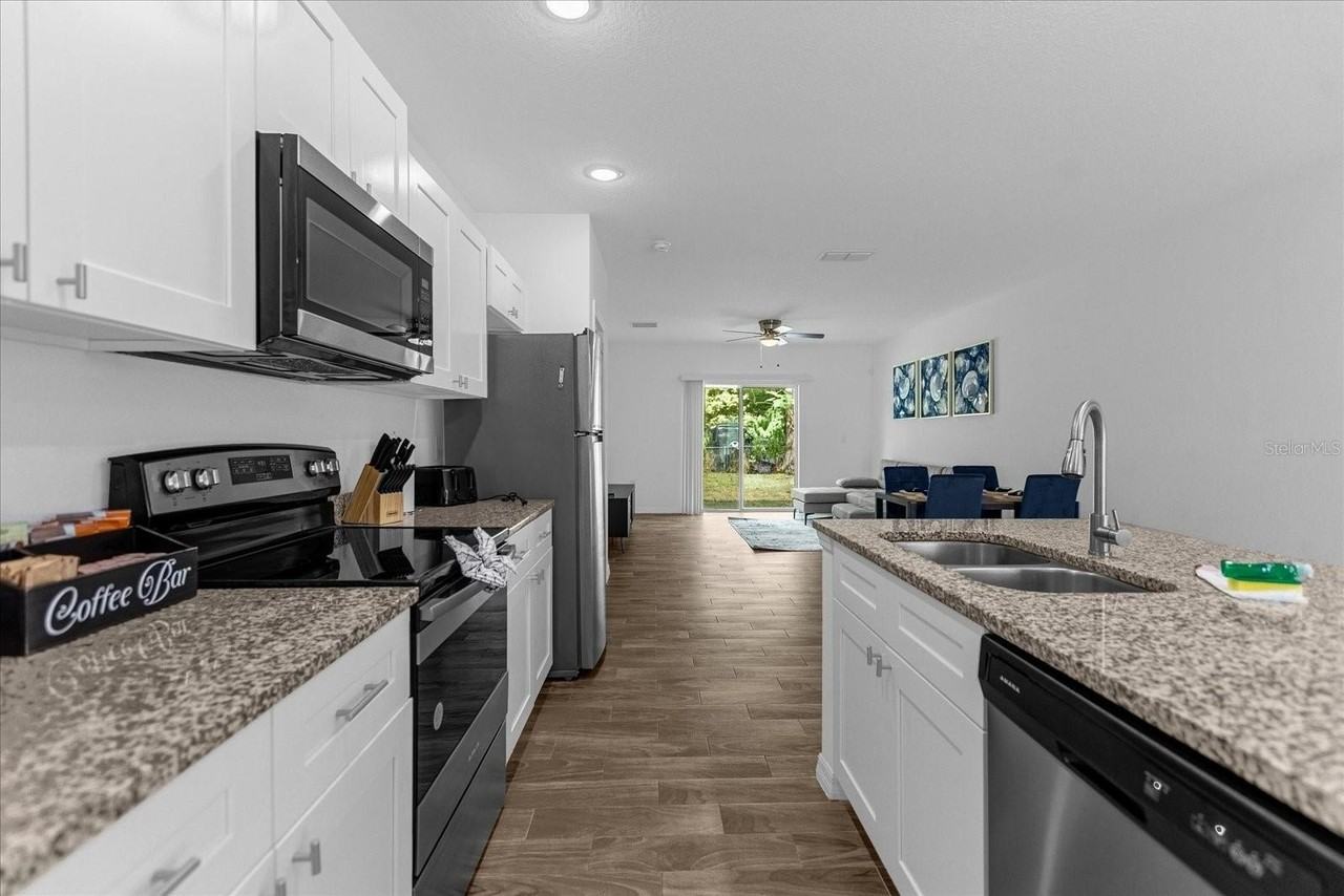 97 N Goldwyn Ave - Photo 5 of 17