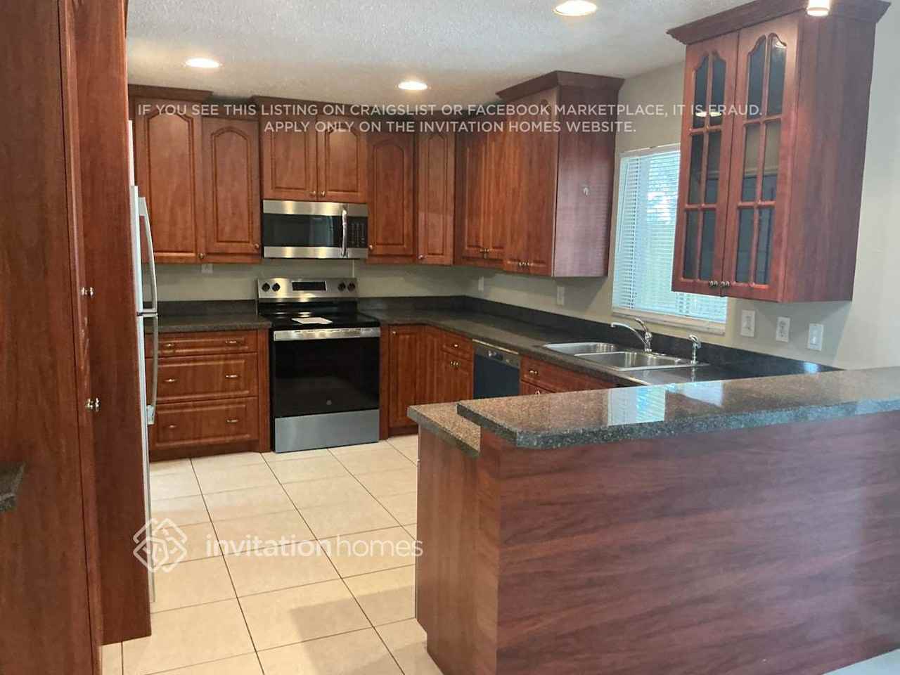 411 Brandywine Dr - Photo 3 of 16