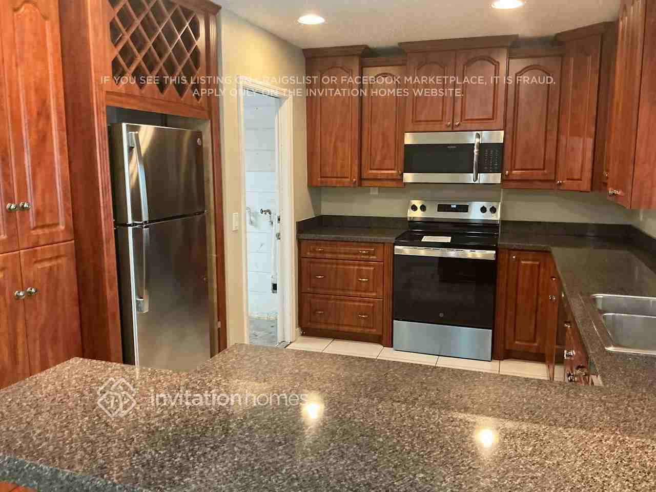 411 Brandywine Dr - Photo 4 of 16