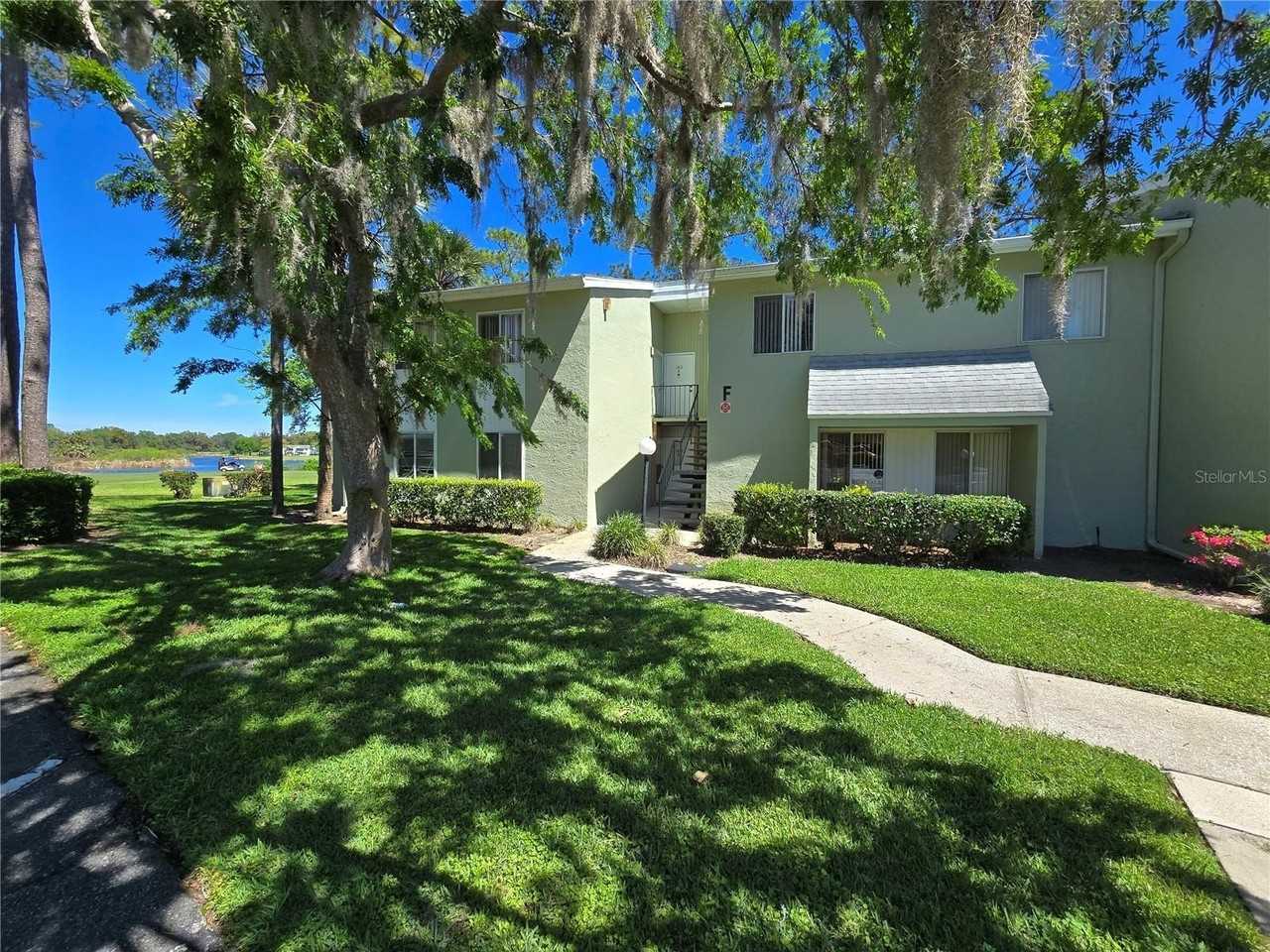 582 Fairways Cir #A - Photo 2 of 19