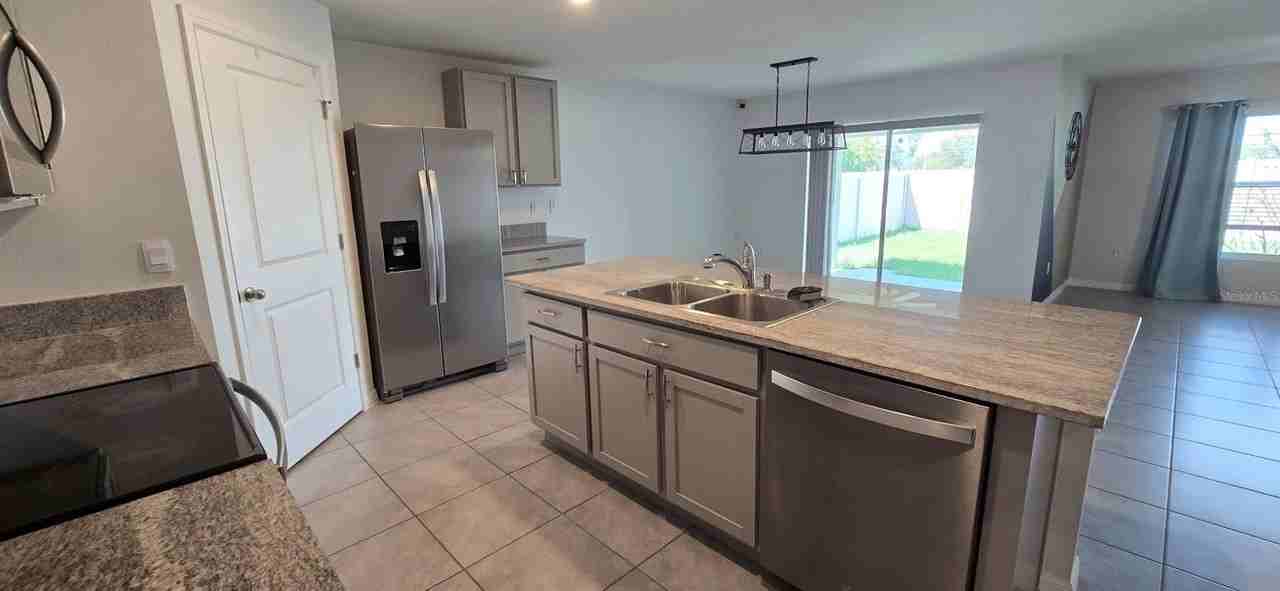 8557 Triumph Cir - Photo 4 of 18