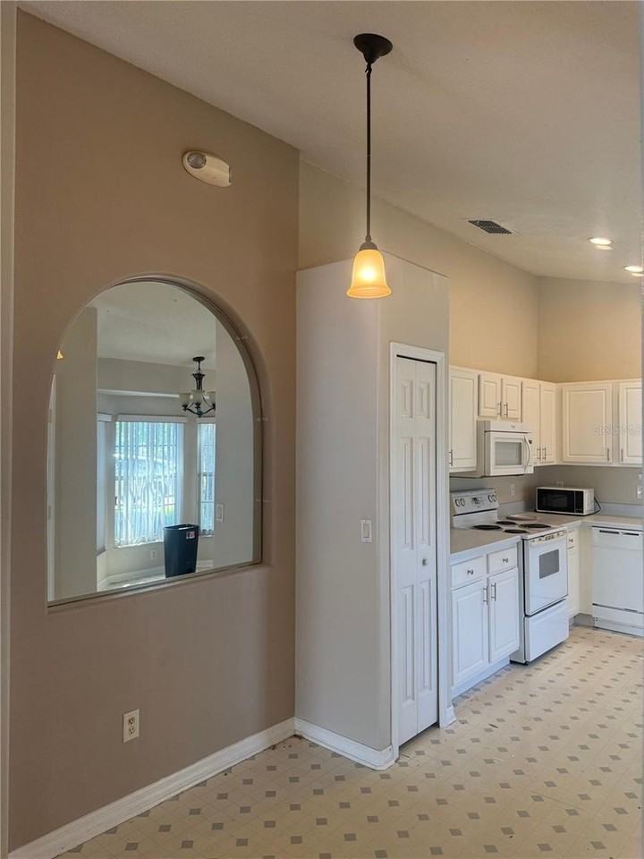 152 Seneca Point Trl - Photo 6 of 20