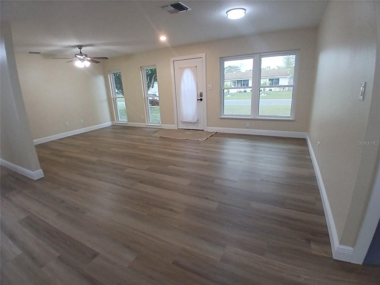 181 Guaymas Dr - Photo 2 of 18