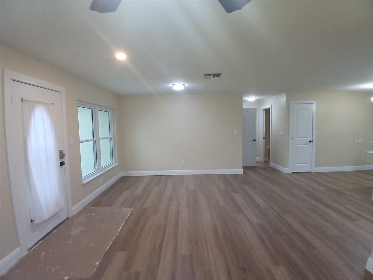 181 Guaymas Dr - Photo 3 of 18