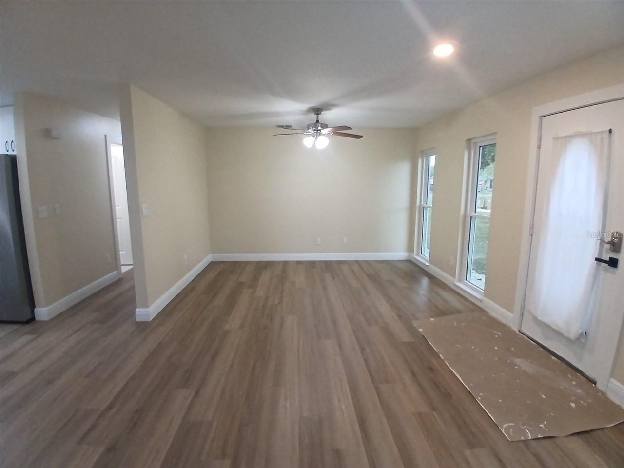 181 Guaymas Dr - Photo 4 of 18