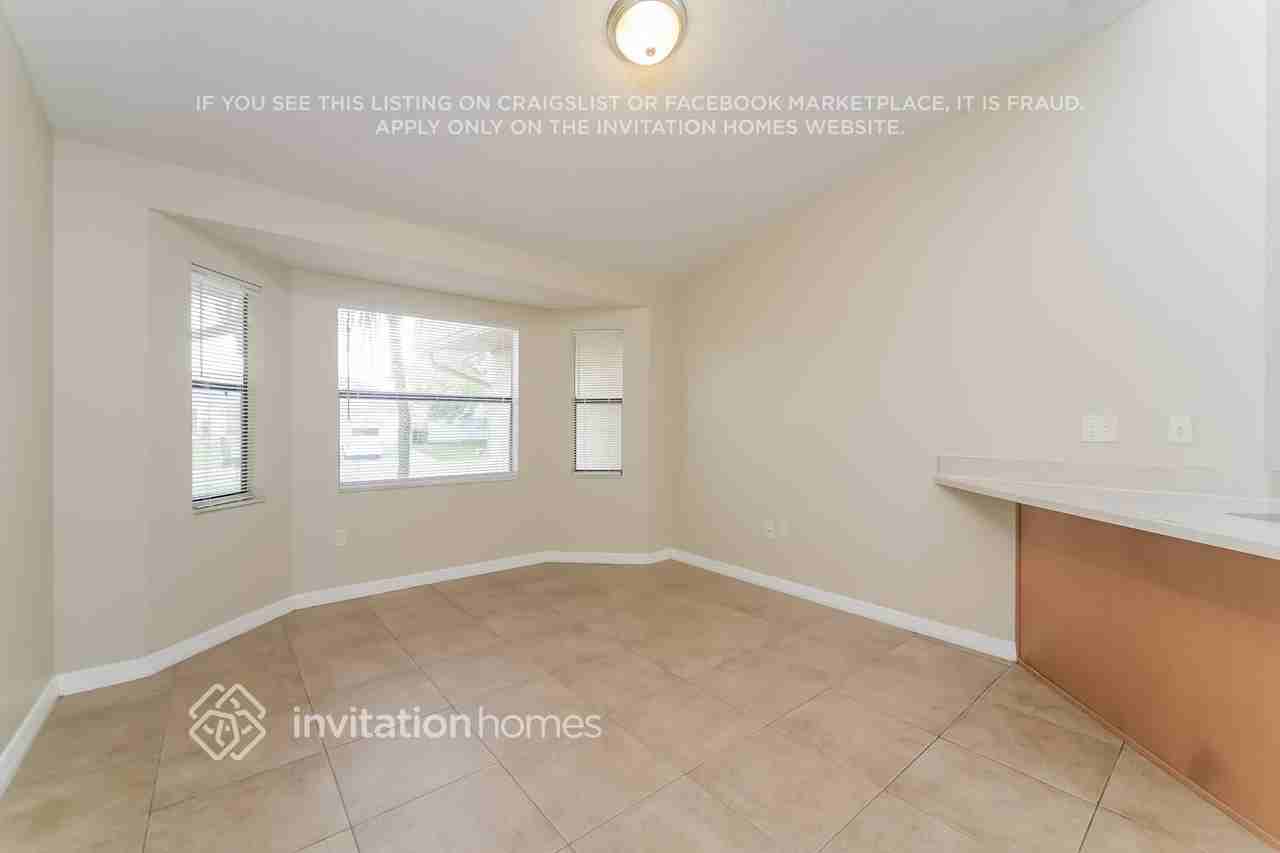 250 Bedford Dr - Photo 3 of 17