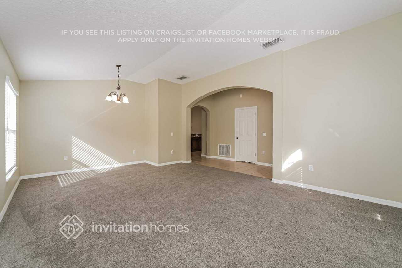 4631 Cumbrian Lakes Dr - Photo 3 of 17