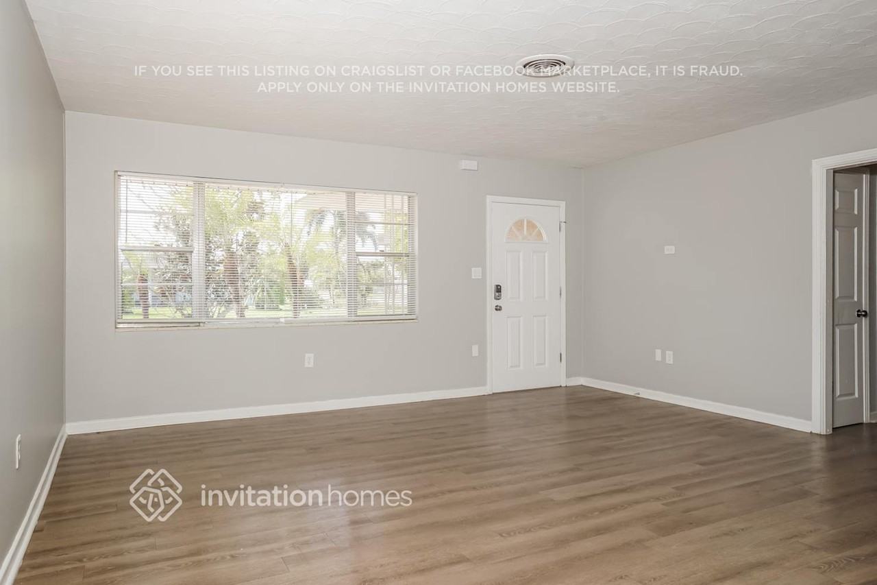 3308 17th Ave W - Photo 4 of 17