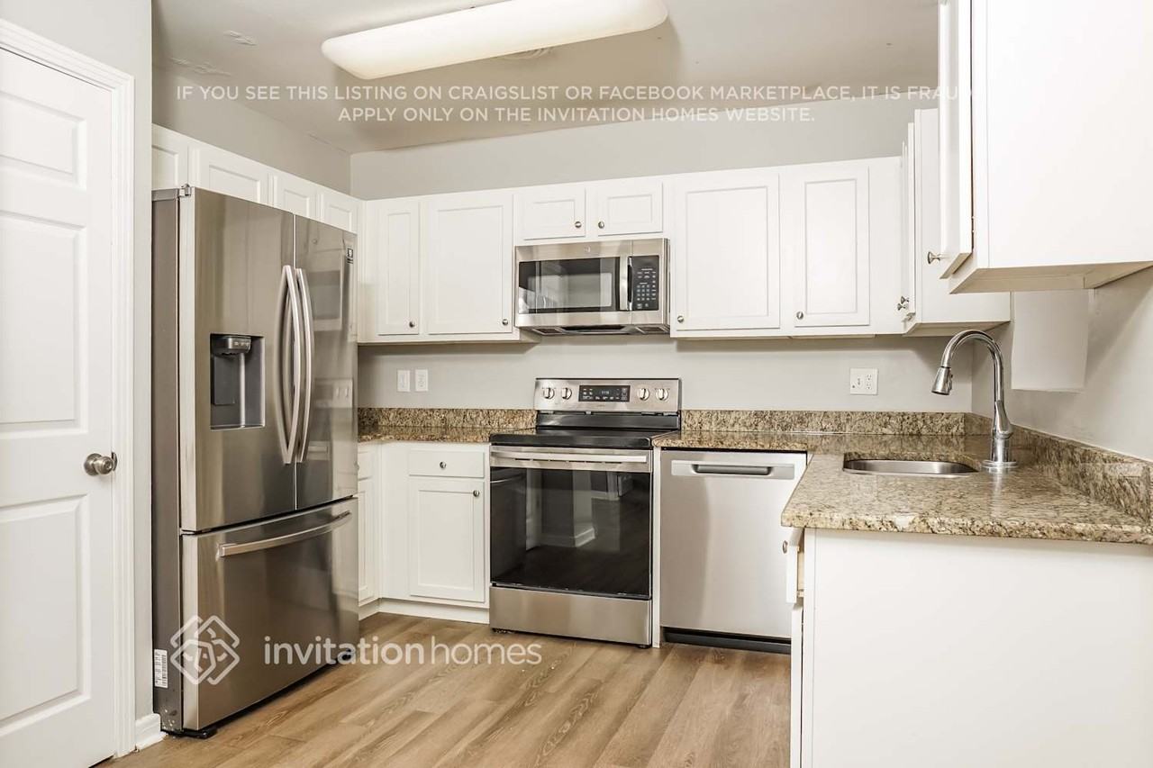 3308 17th Ave W - Photo 6 of 17