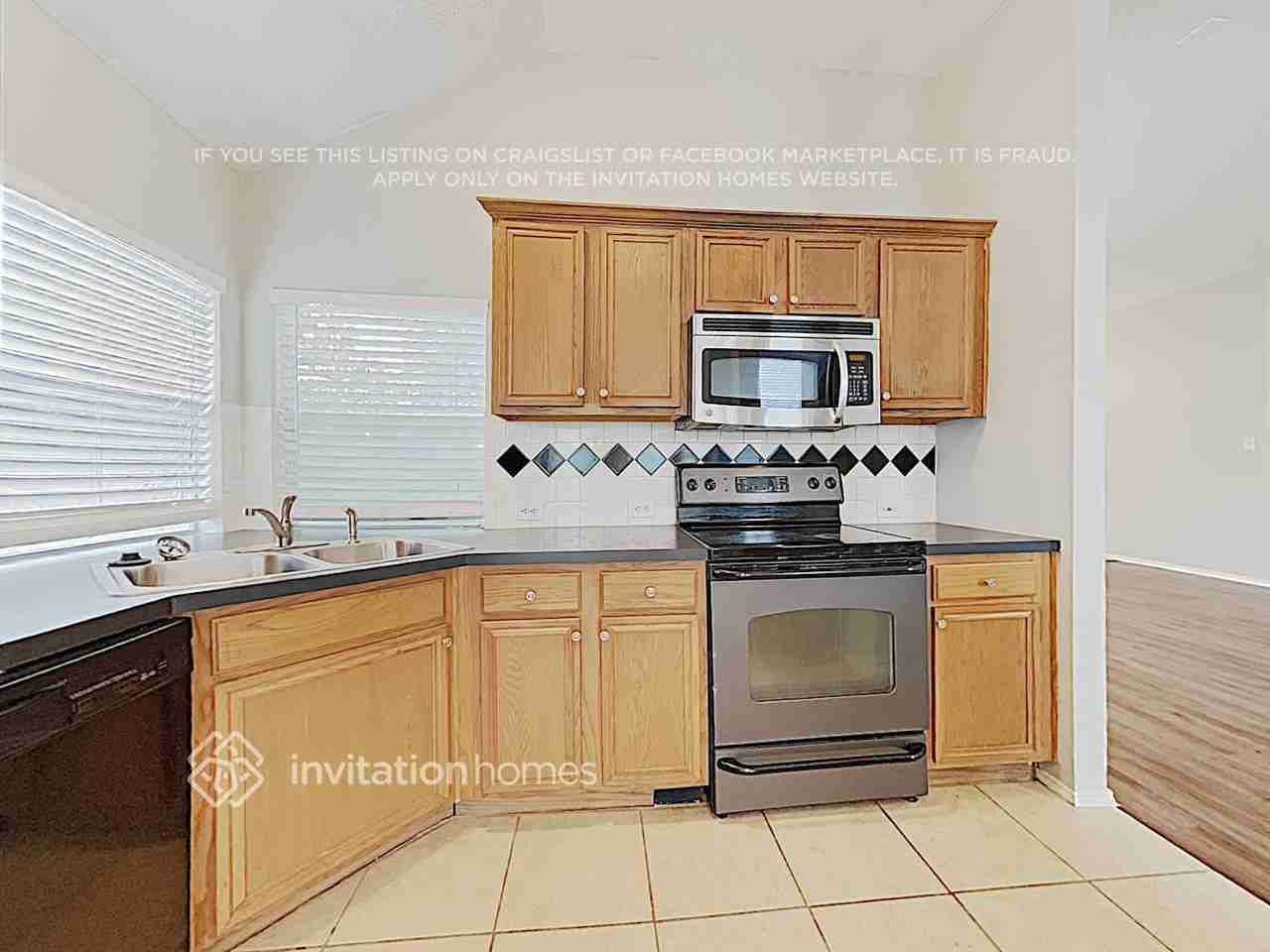 7703 Kittery Ln - Photo 7 of 17